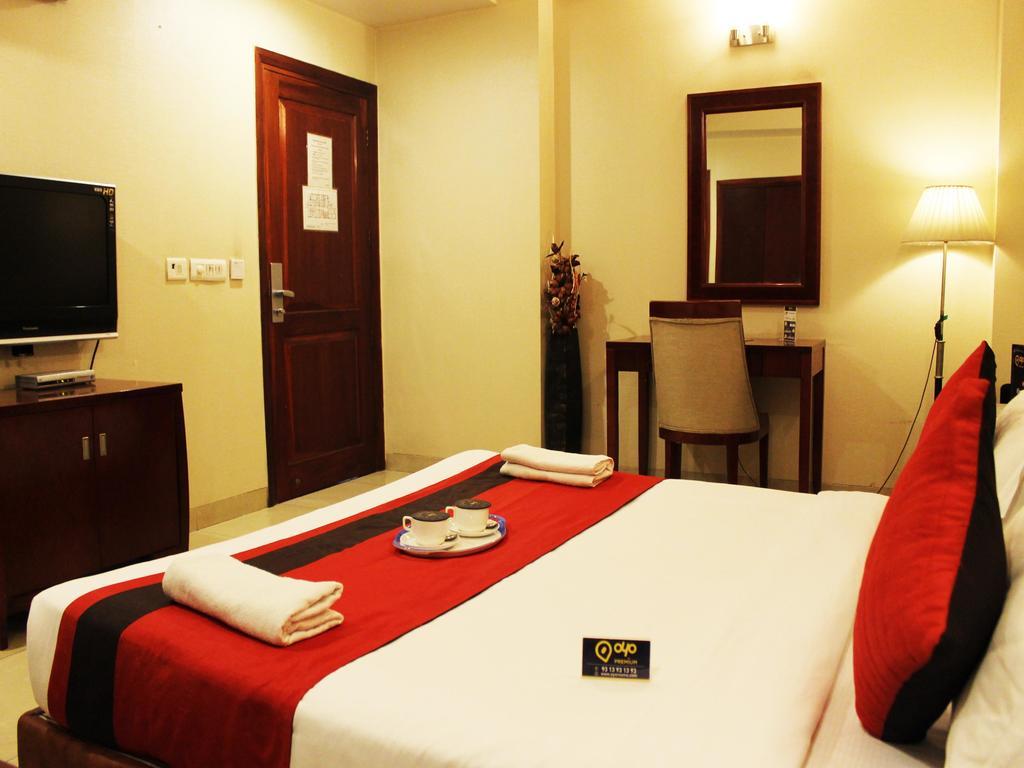 Oyo Premium Kaushambi Hotel Indirapuram Eksteriør billede